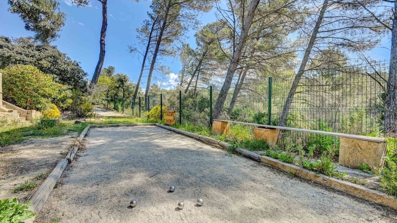 Photo of Outdoor in Saint-Marc-Jaumegarde