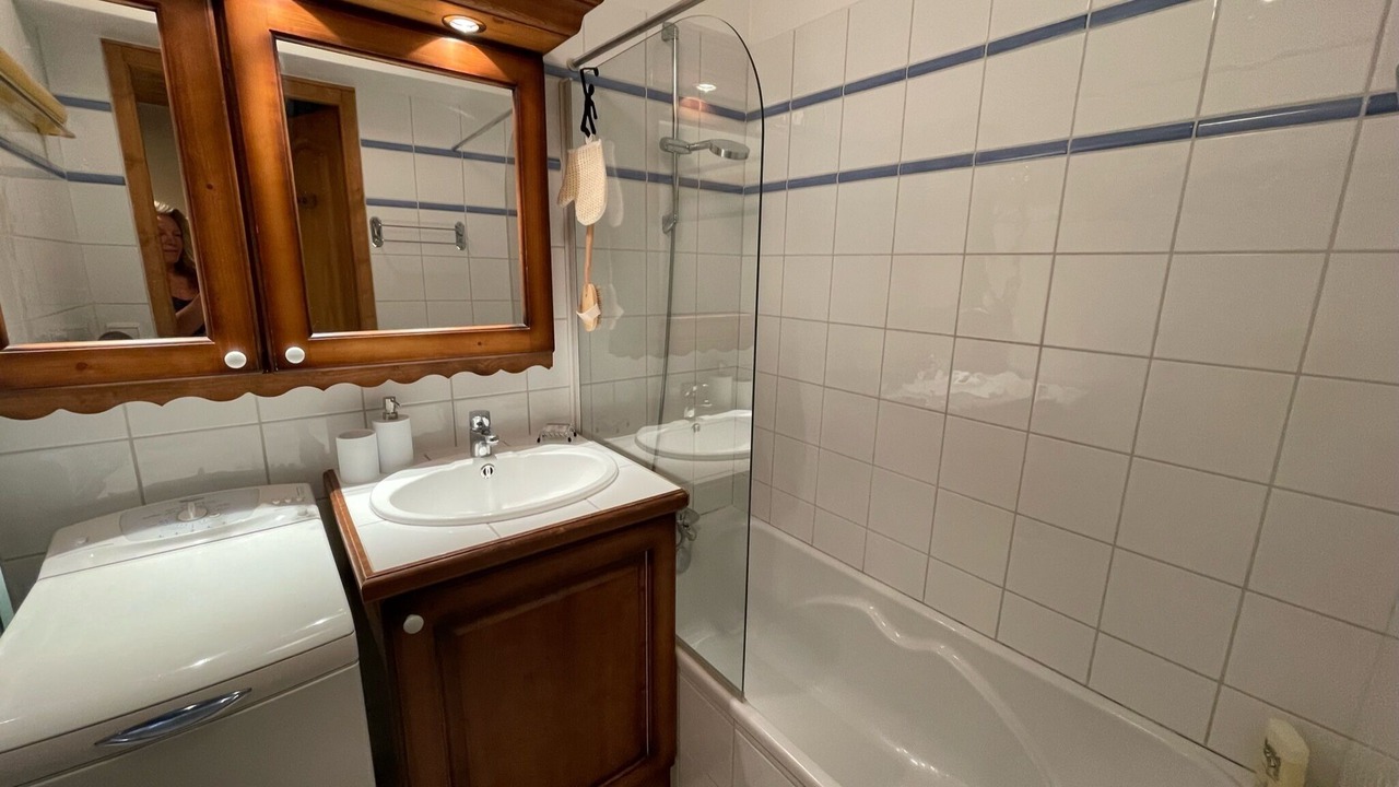 Photo of Bathroom in Les Praz-de-Chamonix