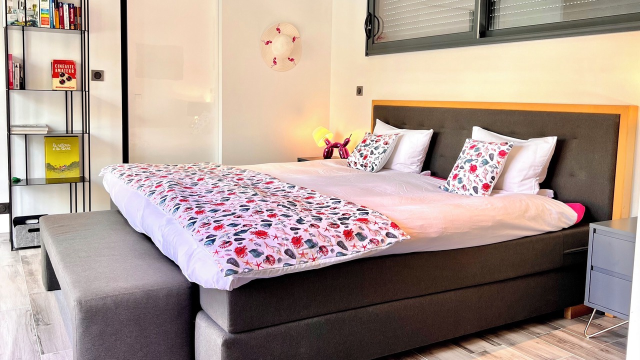 Photo of Bedroom in Gujan-Mestras