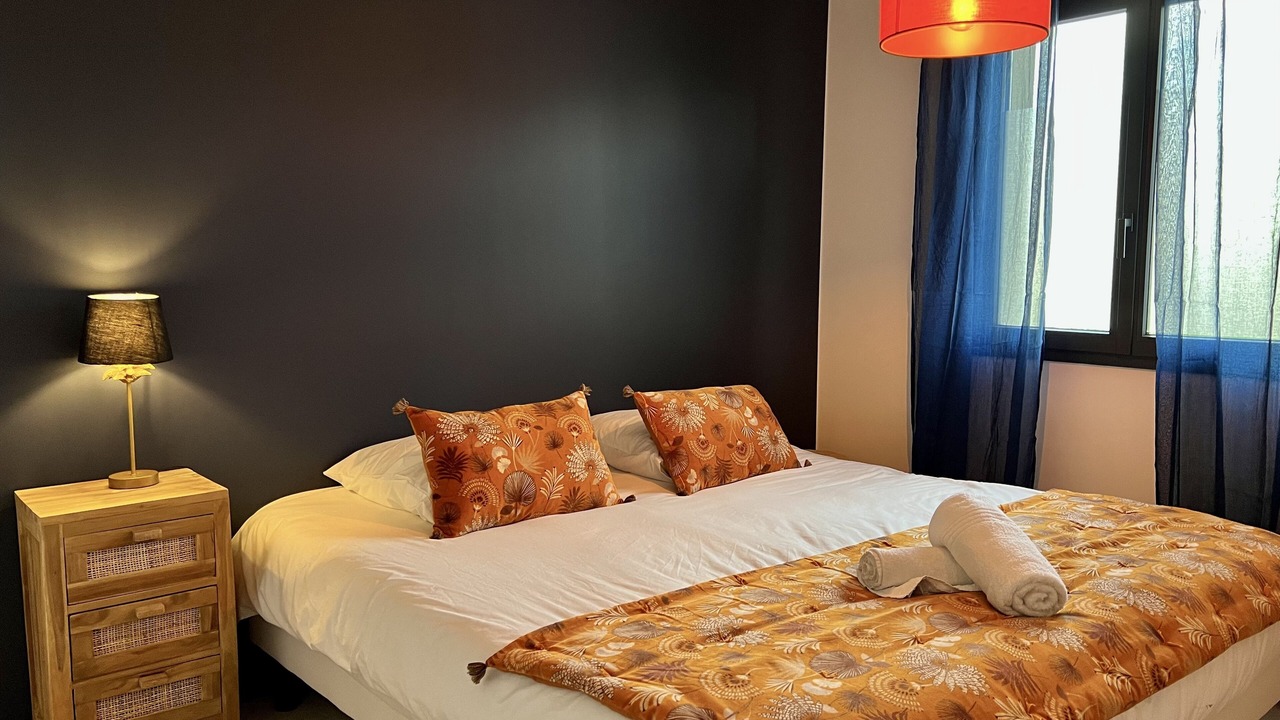 Photo of Bedroom in Gujan-Mestras