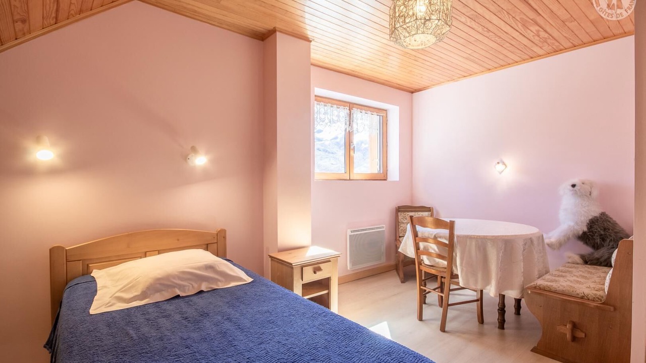 Photo of Bedroom in Albiez-le-Vieux