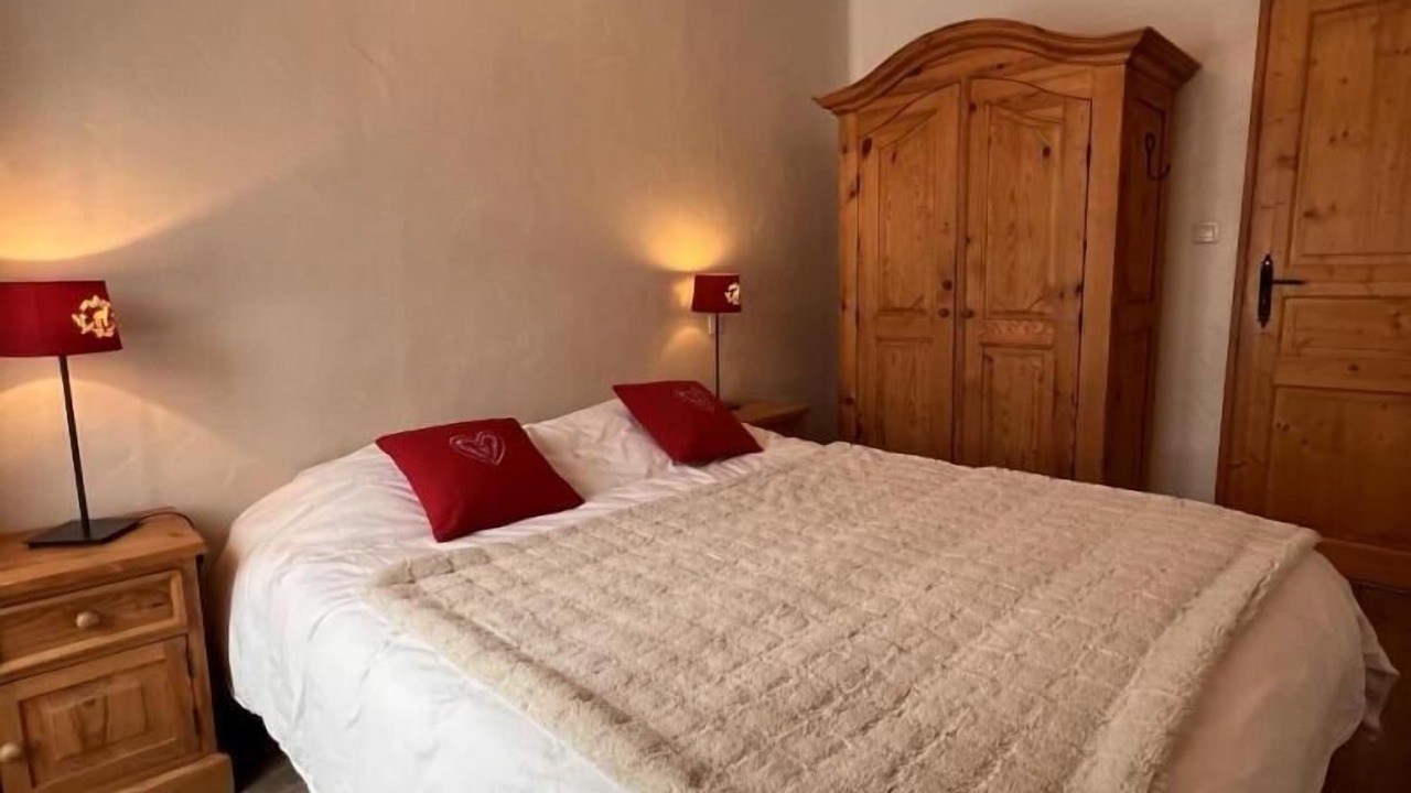Photo of Bedroom in Albiez-le-Vieux