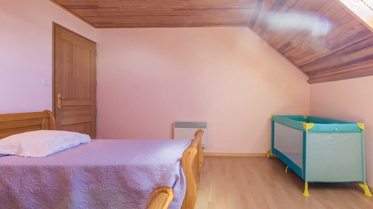 Photo of Bedroom in Albiez-le-Vieux