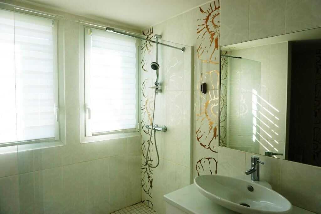 Photo of Bathroom in Gujan-Mestras