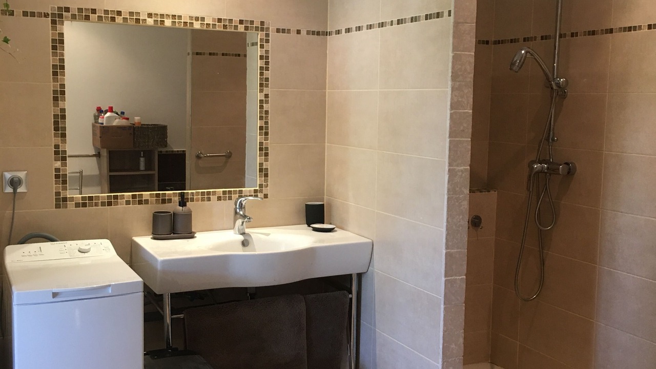 Photo of Bathroom in Eyragues