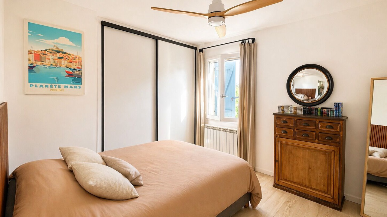 Photo of Bedroom in Chateauneuf-le-Rouge