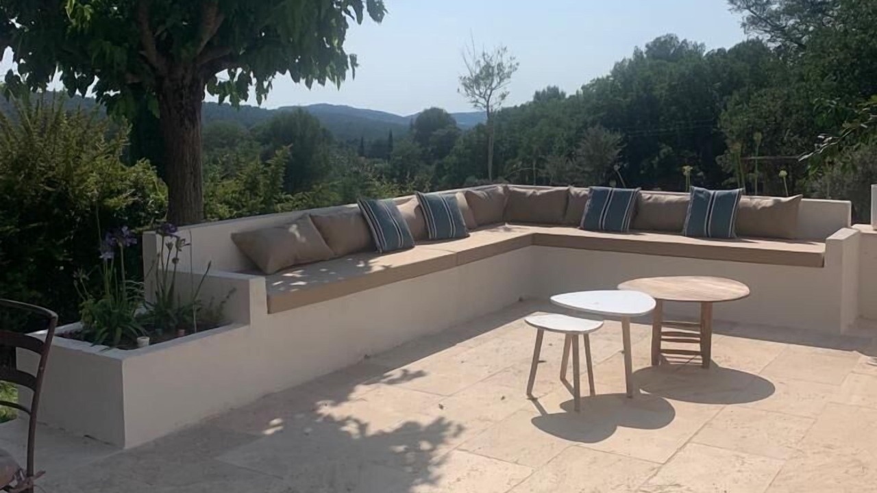 Photo of Patio Balcony in Chateauneuf-le-Rouge