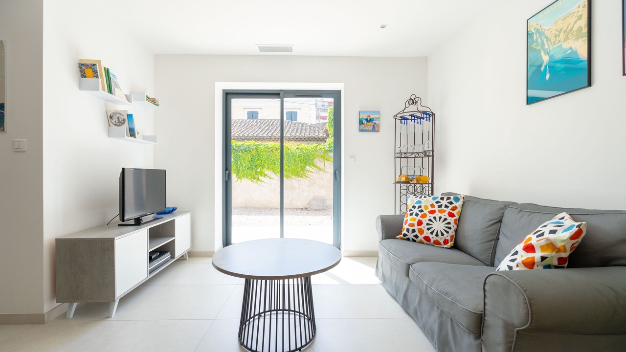 Photo of Livingroom in 8th Arrondissement