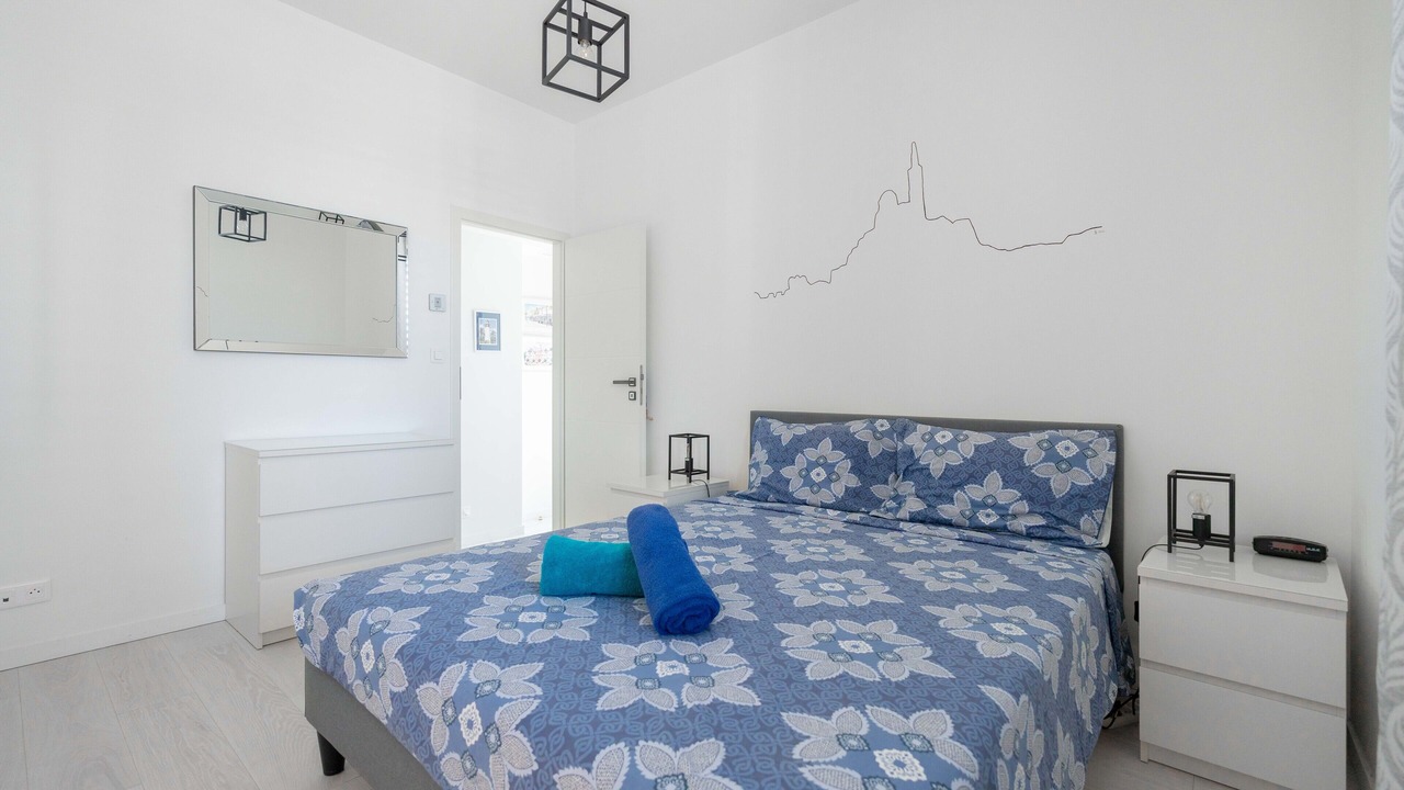 Photo of Bedroom in 8th Arrondissement