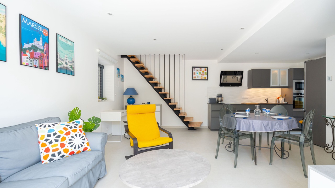 Photo of Livingroom in 8th Arrondissement