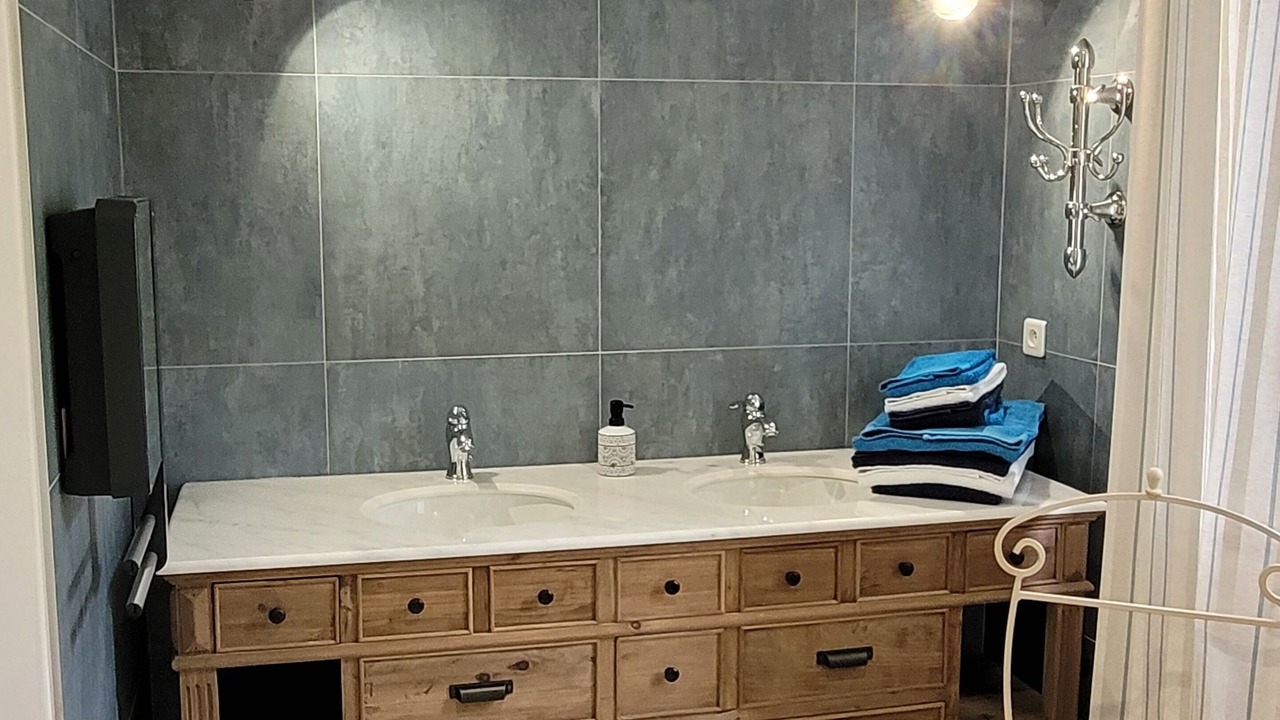 Photo of Bathroom in Caumont-sur-Durance
