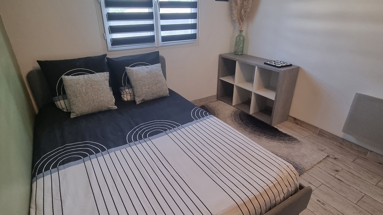 Photo of Bedroom in Maubec