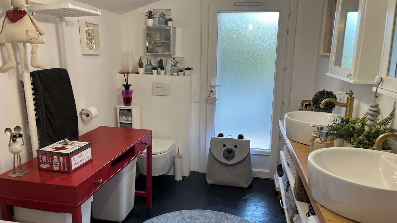 Photo of Bathroom in Saint-Marc-Jaumegarde