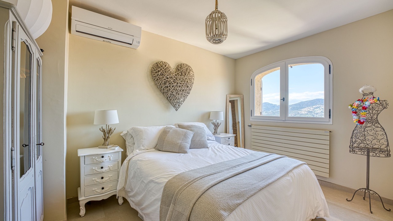 Photo of Bedroom in Theoule-sur-Mer