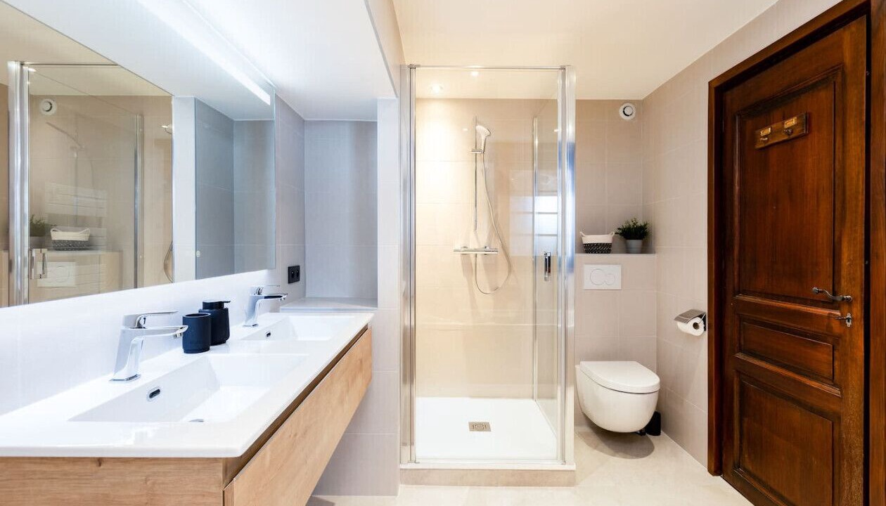 Photo of Bathroom in Les Praz-de-Chamonix