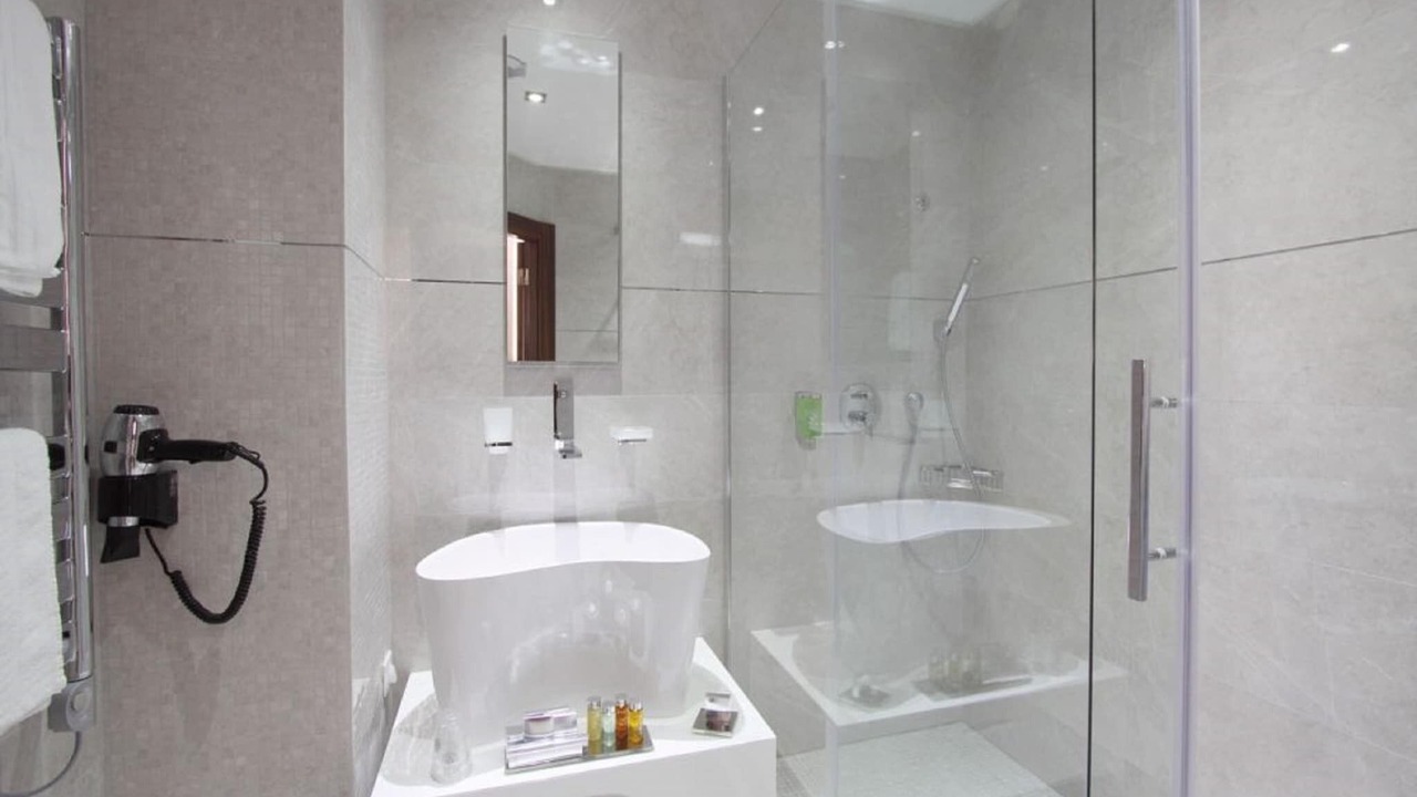 Photo of Bathroom in Cannes City Centre