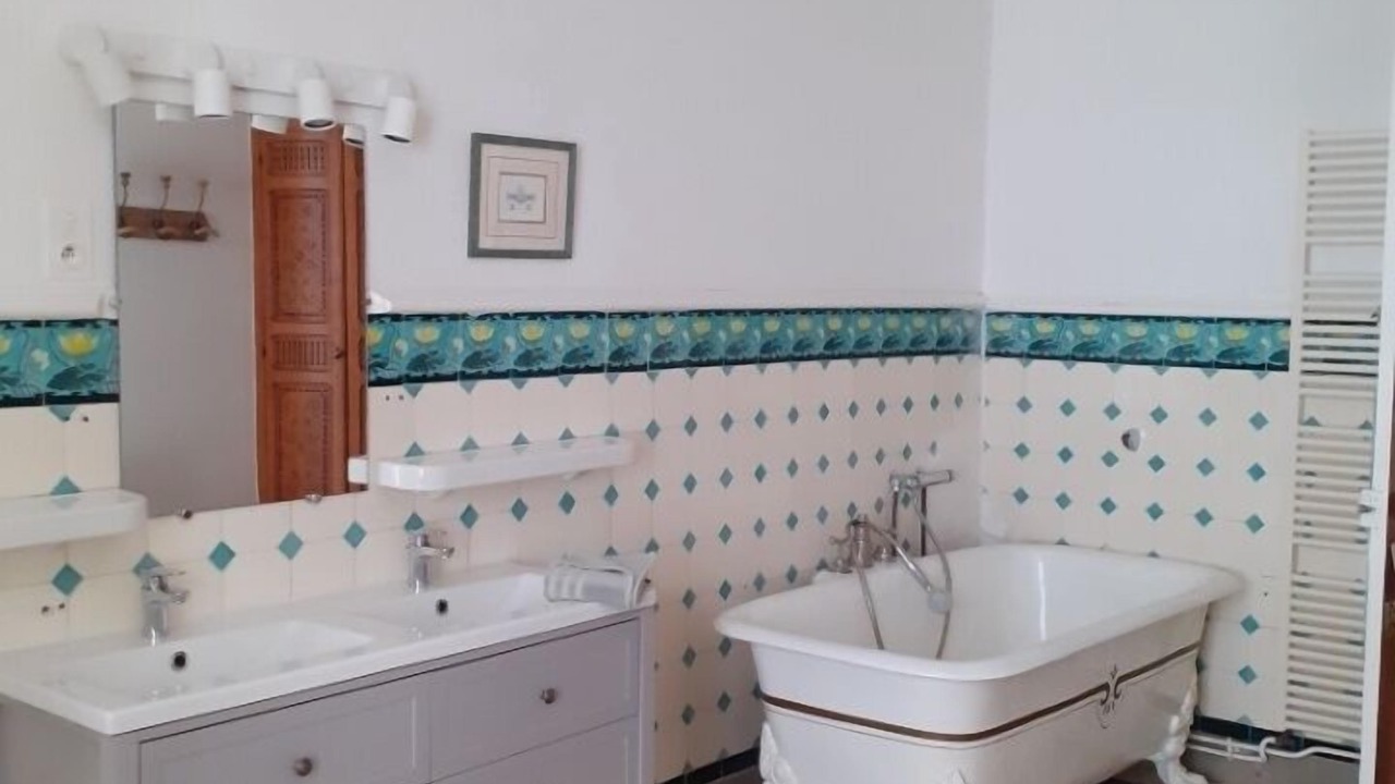 Photo of Bathroom in Saint-Julien