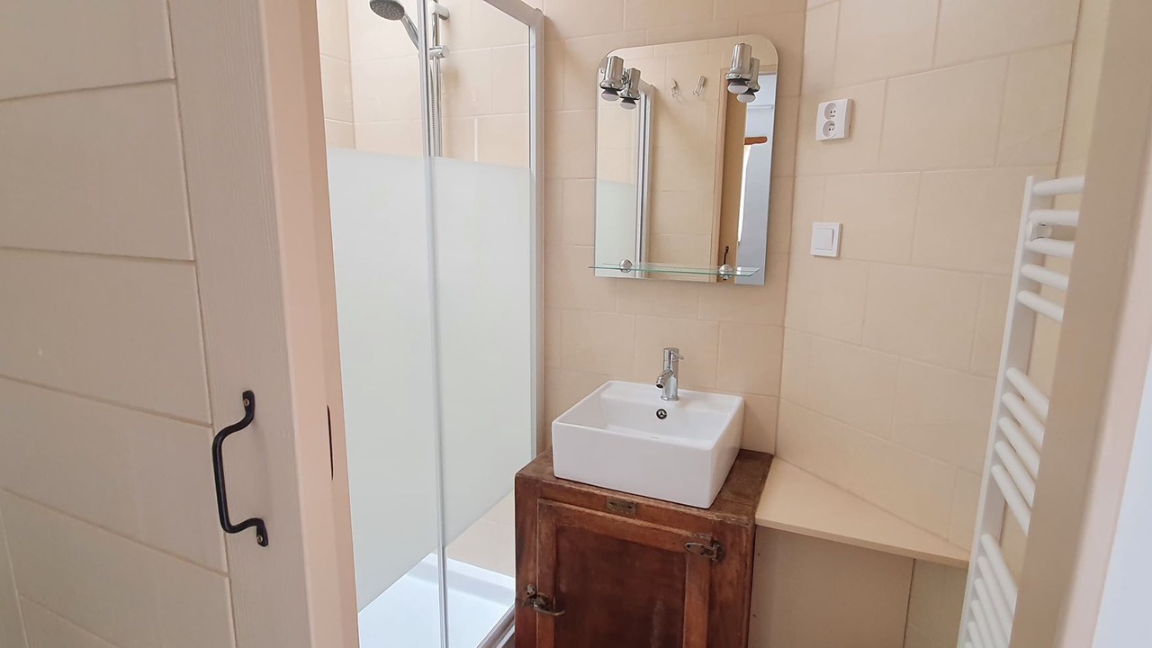 Photo of Bathroom in Largentiere