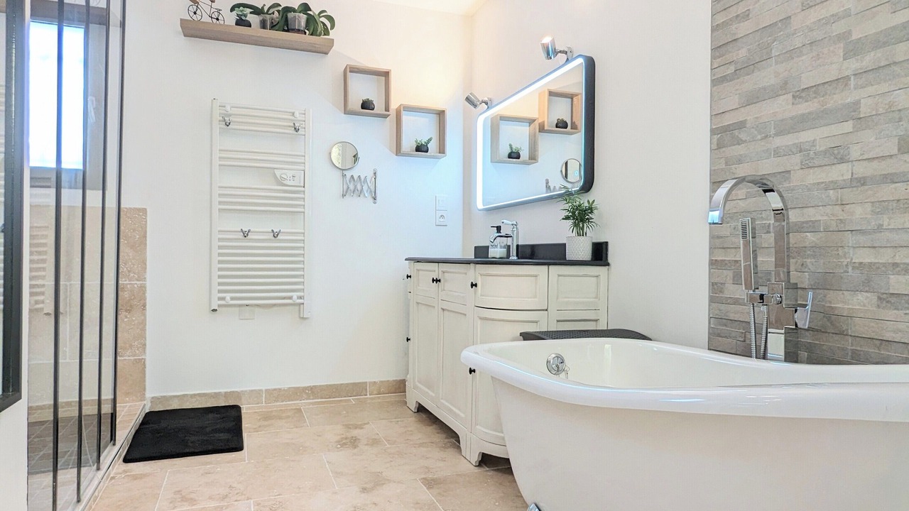 Photo of Bathroom in Maubec