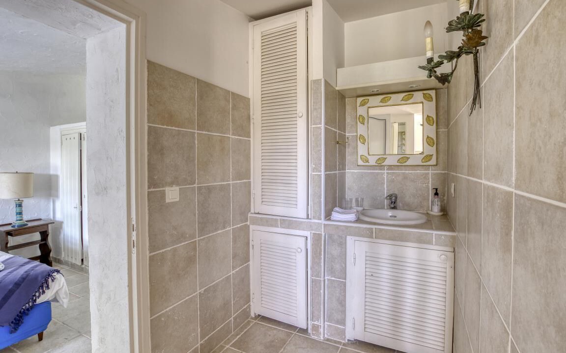 Photo of Bathroom in Guerrevieille
