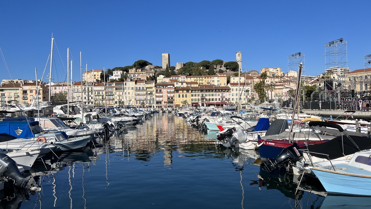 Photo of Others in Cannes Old Town