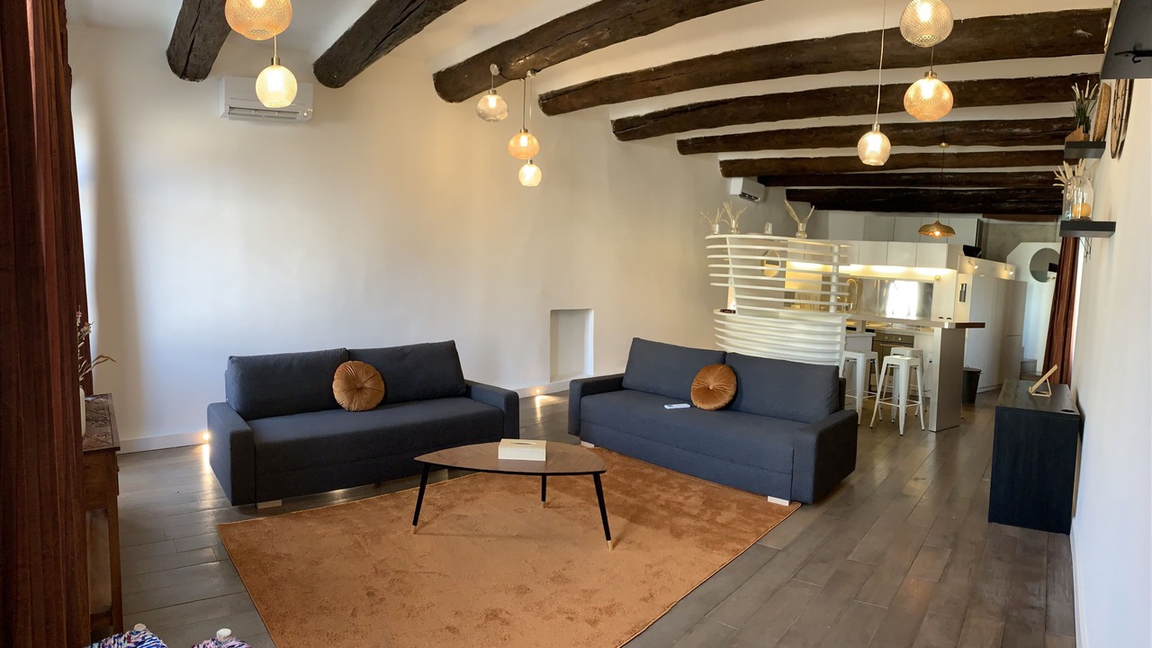 Photo of Livingroom in Opera