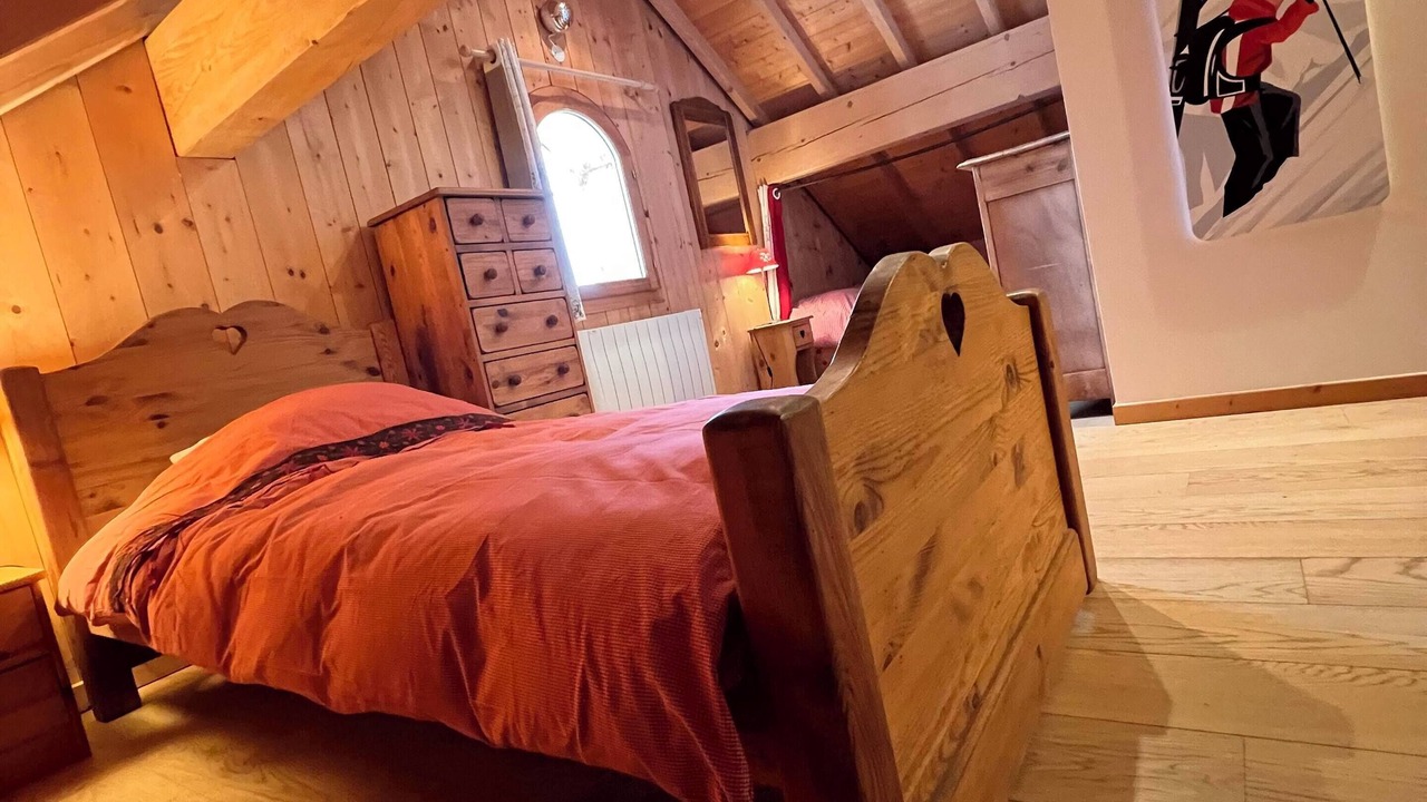 Photo of Bedroom in Albiez-le-Vieux