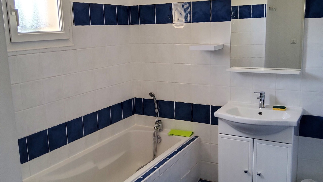 Photo of Bathroom in Caromb