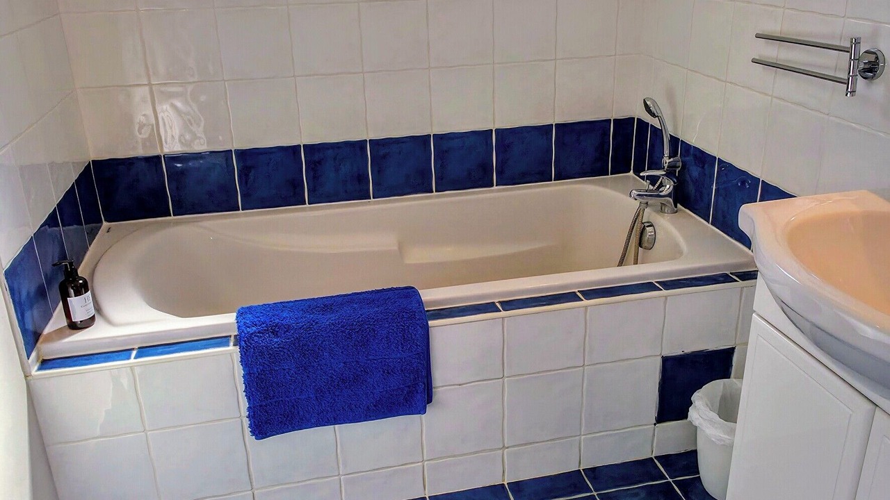 Photo of Bathroom in Caromb