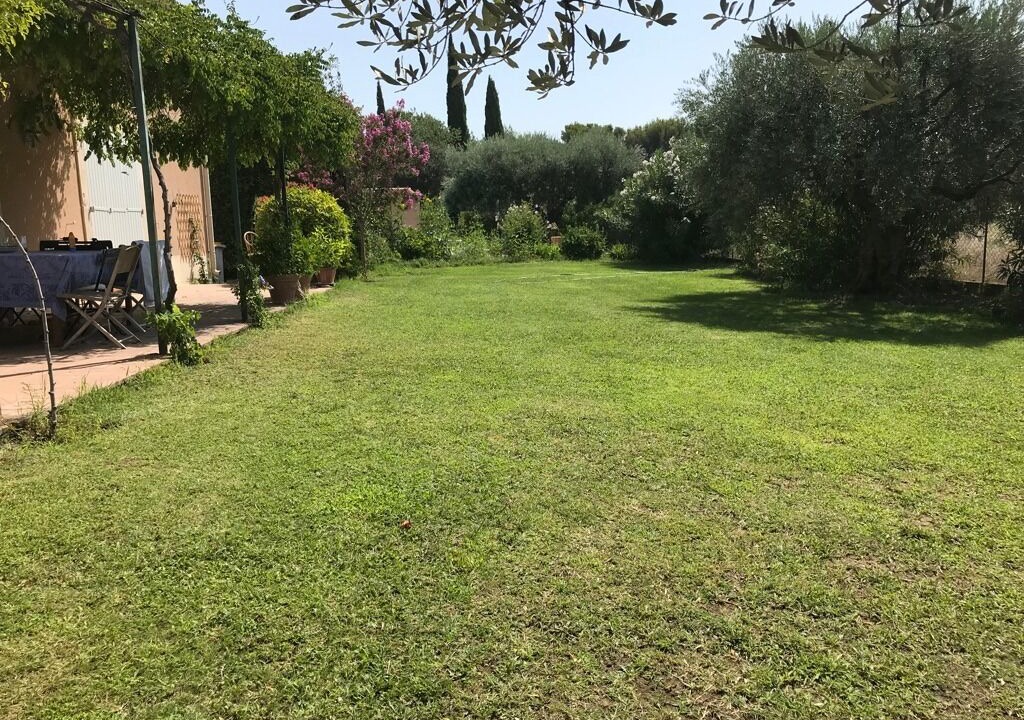 Photo of Outdoor in Caromb