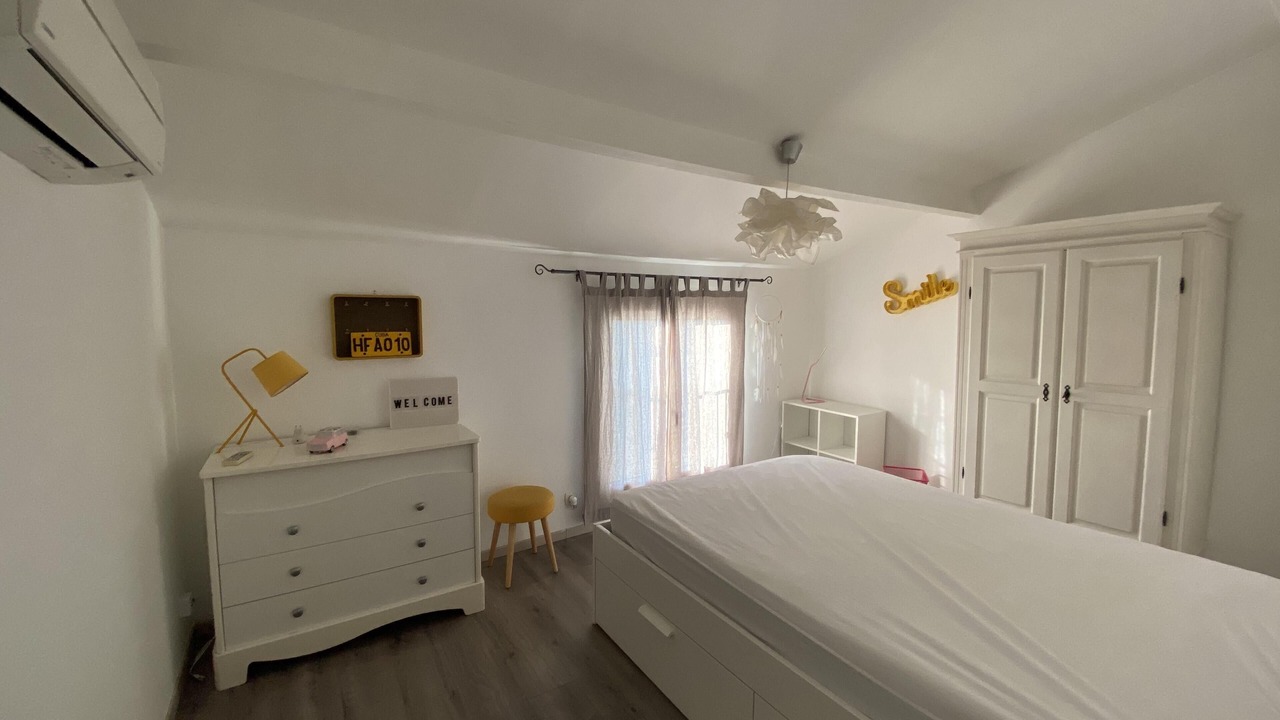 Photo of Bedroom in Saint-Jacques
