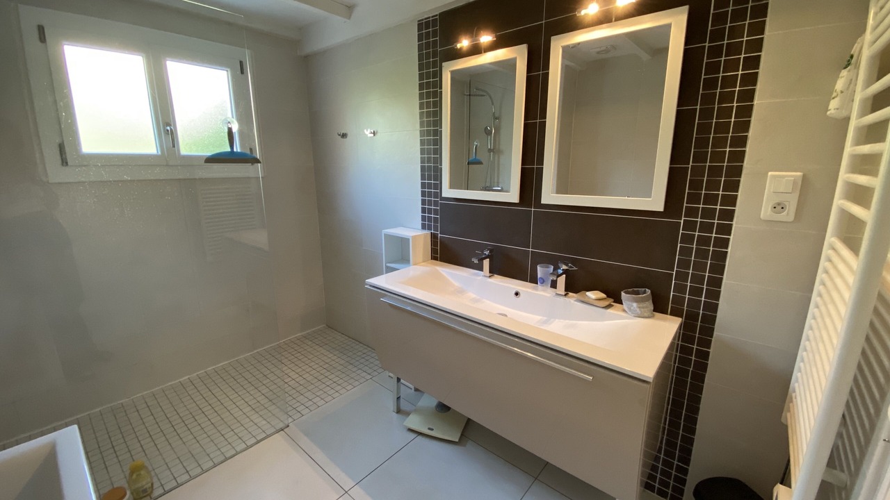 Photo of Bathroom in Saint-Jacques
