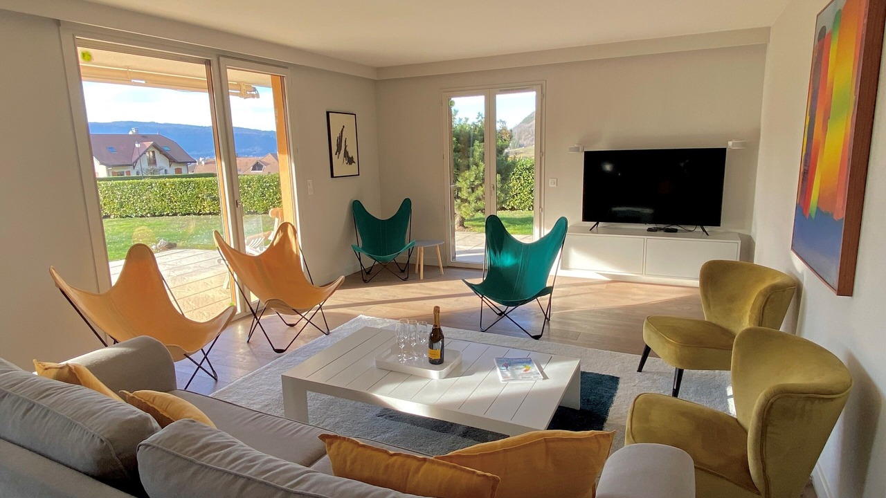 Photo of Livingroom in Menthon-Saint-Bernard