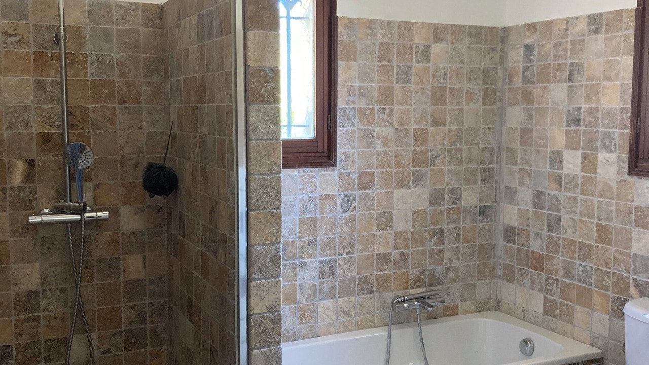 Photo of Bathroom in Biot