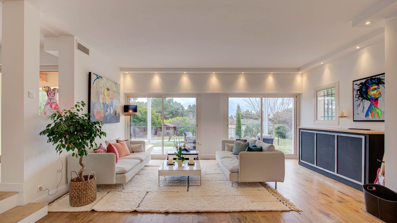 Photo of Livingroom in Saint-Marc-Jaumegarde