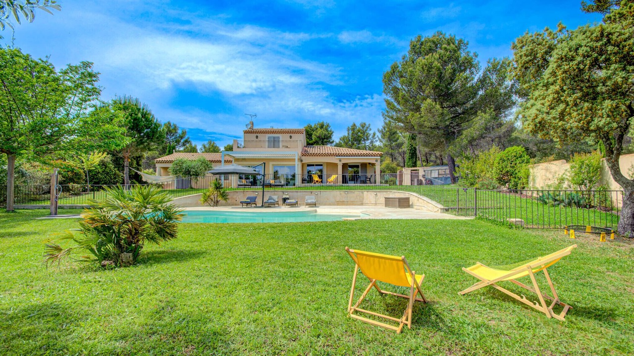 Photo of Outdoor in Saint-Marc-Jaumegarde