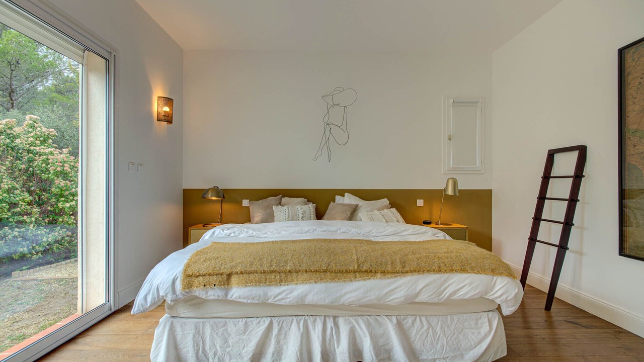 Photo of Bedroom in Saint-Marc-Jaumegarde