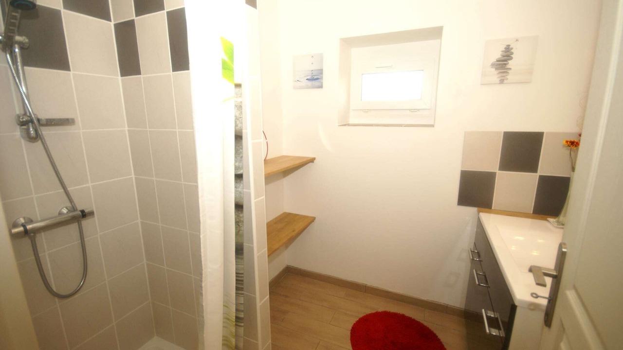 Photo of Bathroom in Crux-la-Ville