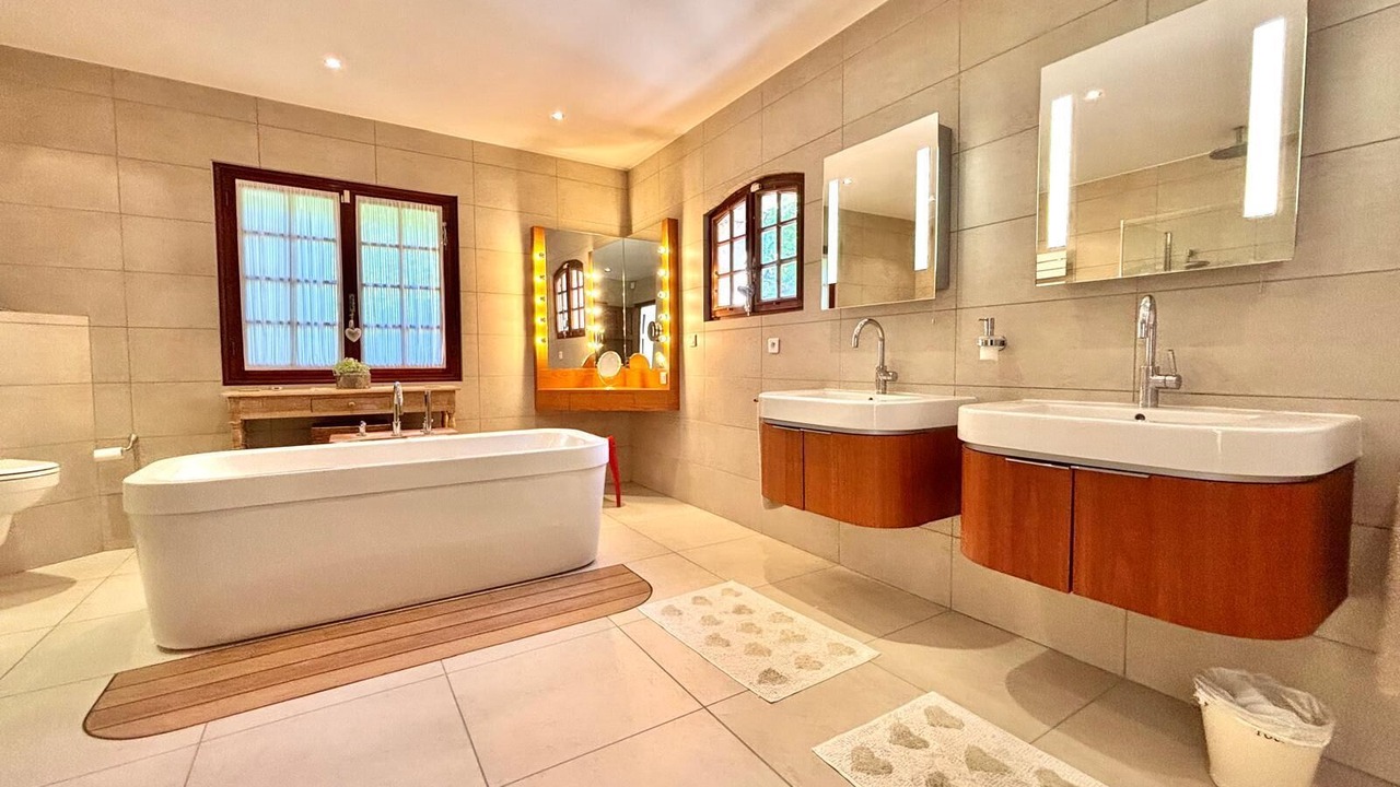 Photo of Bathroom in Opio