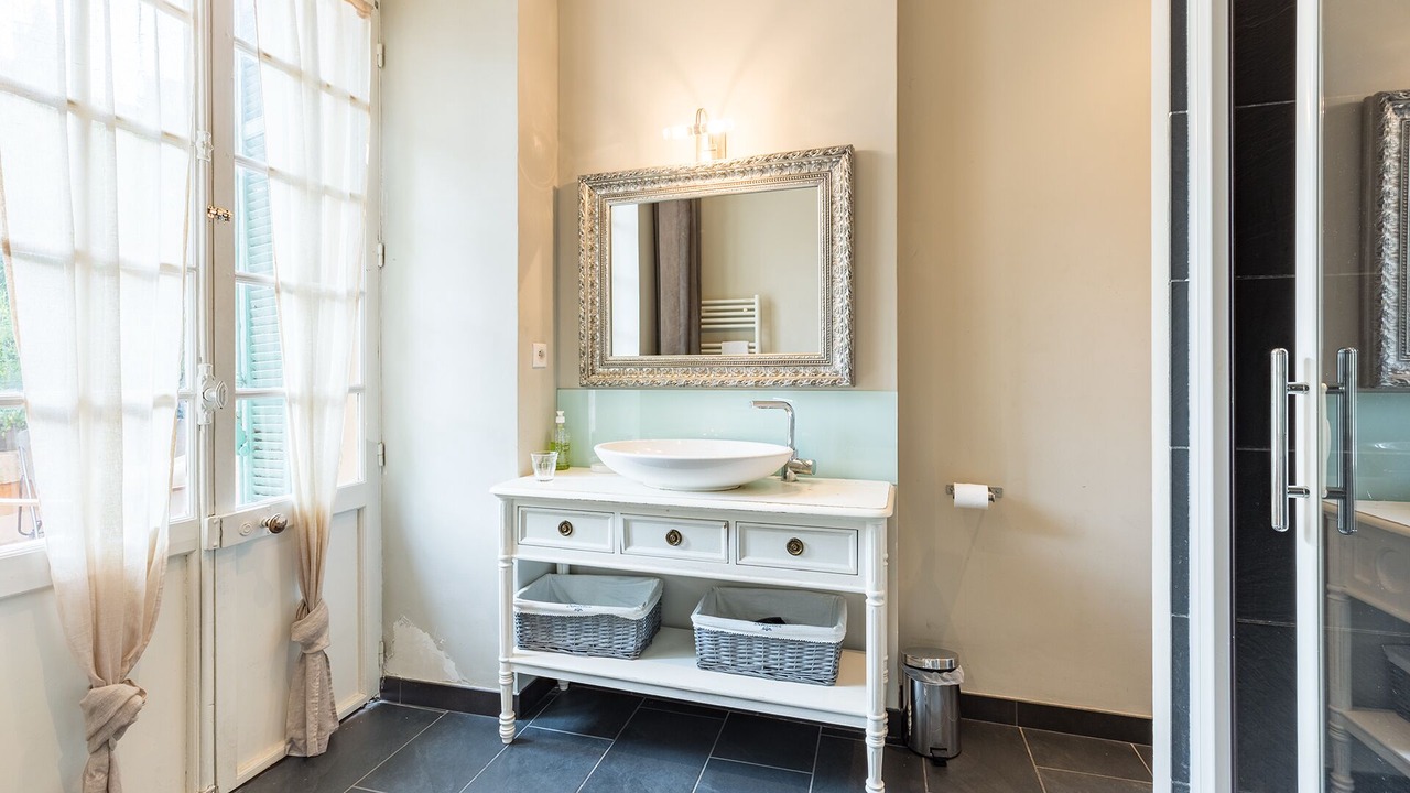 Photo of Bathroom in Aix-en-Provence Historic Centre