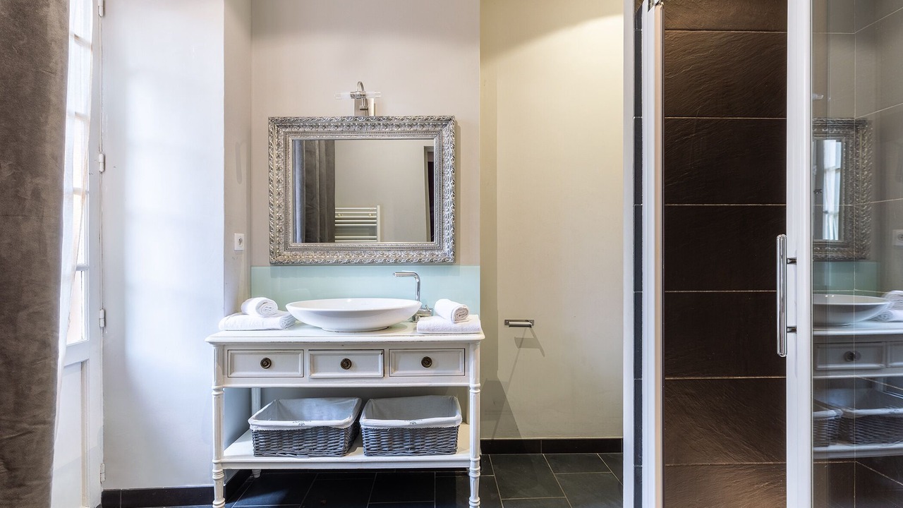 Photo of Bathroom in Aix-en-Provence Historic Centre