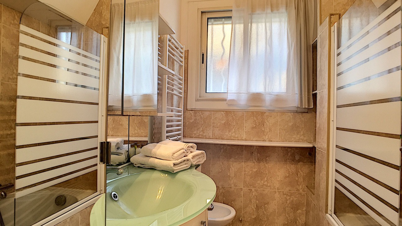 Photo of Bathroom in Nice City Centre