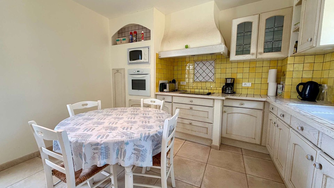Photo of Kitchen in Domino