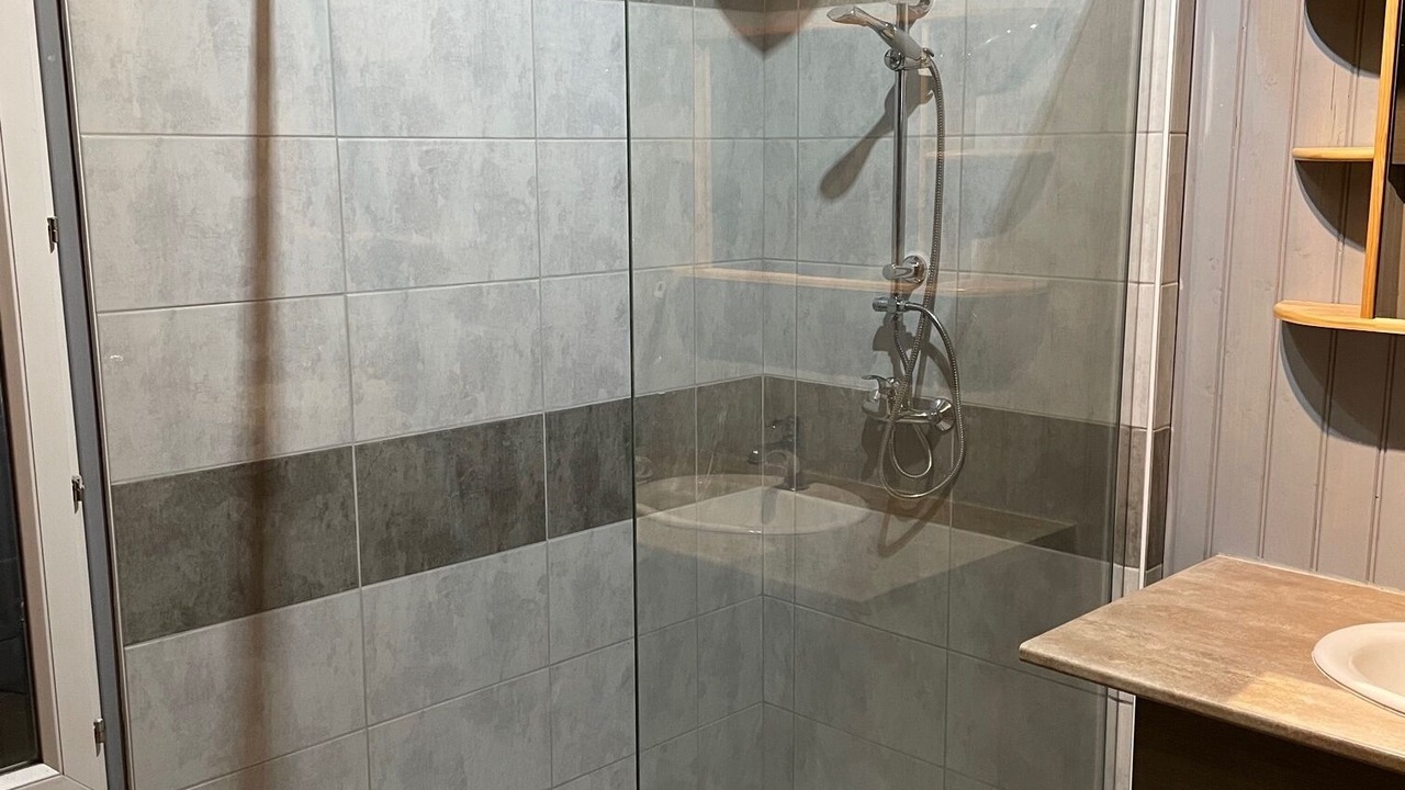 Photo of Bathroom in Grayan-Et-L'Hopital