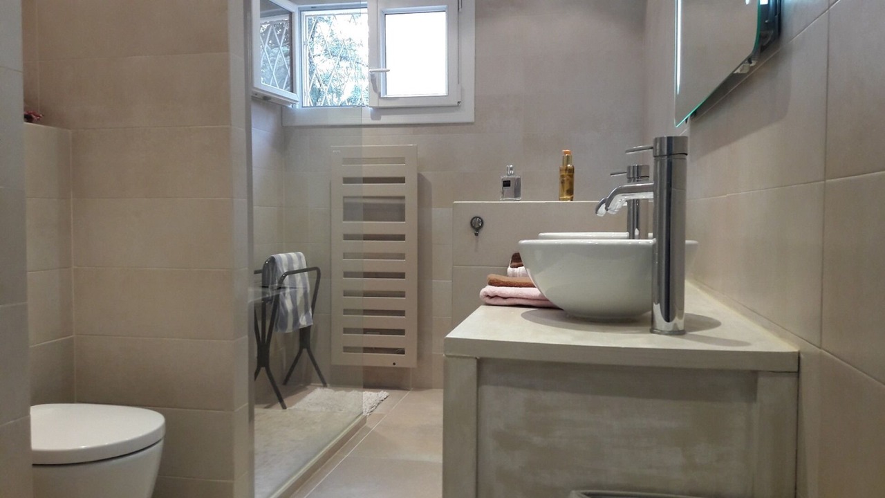 Photo of Bathroom in Carnot