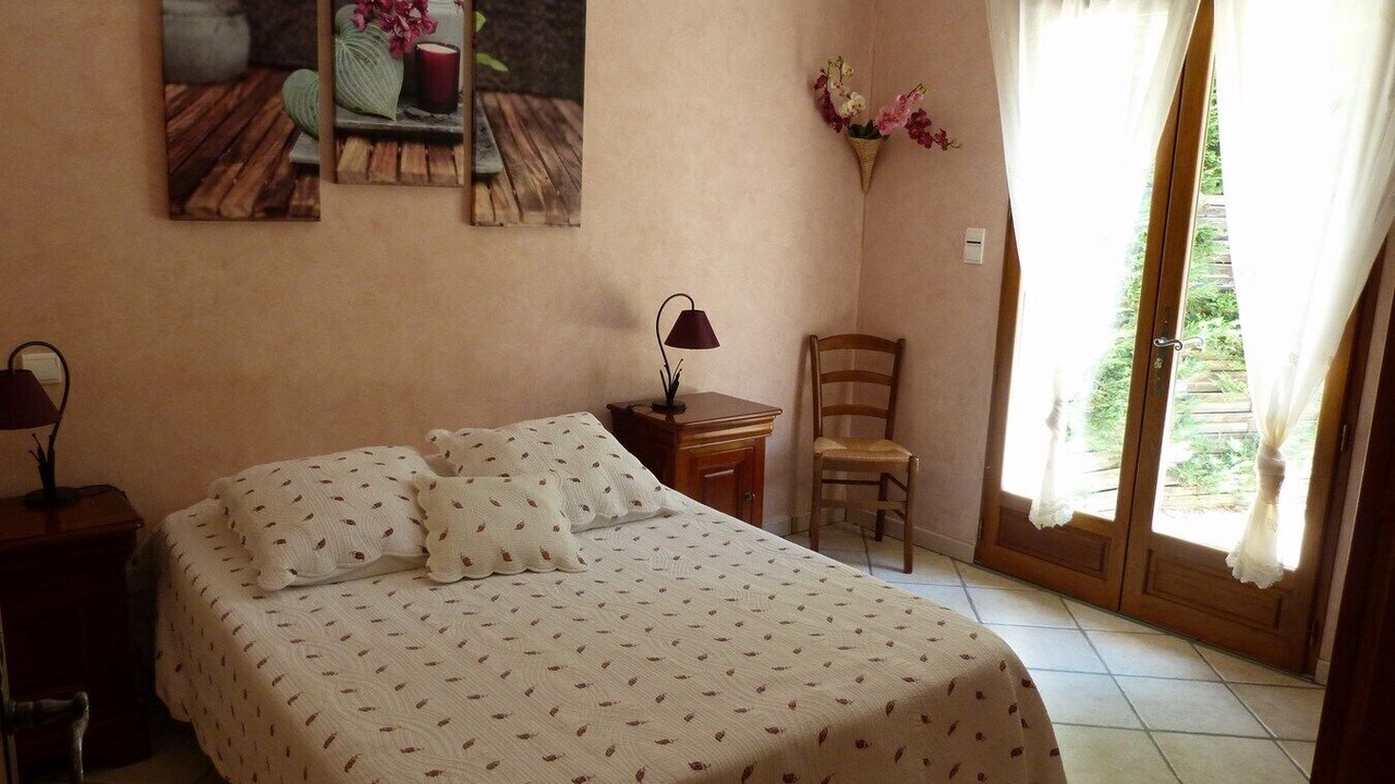 Photo of Bedroom in Pernes-les-Fontaines