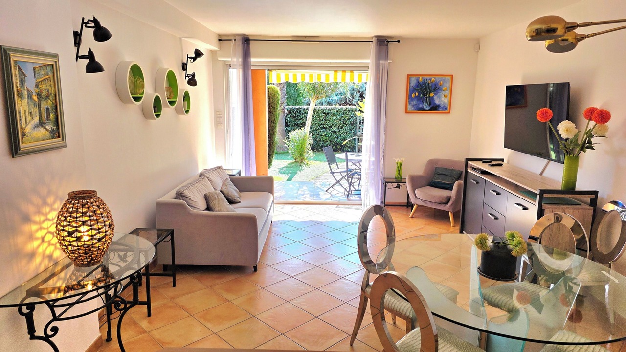 Photo of Livingroom in Miramar