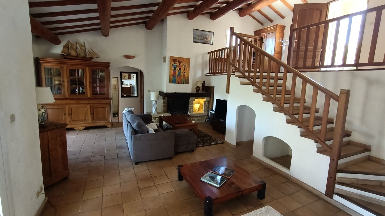 Photo of Livingroom in Ensues-la-Redonne