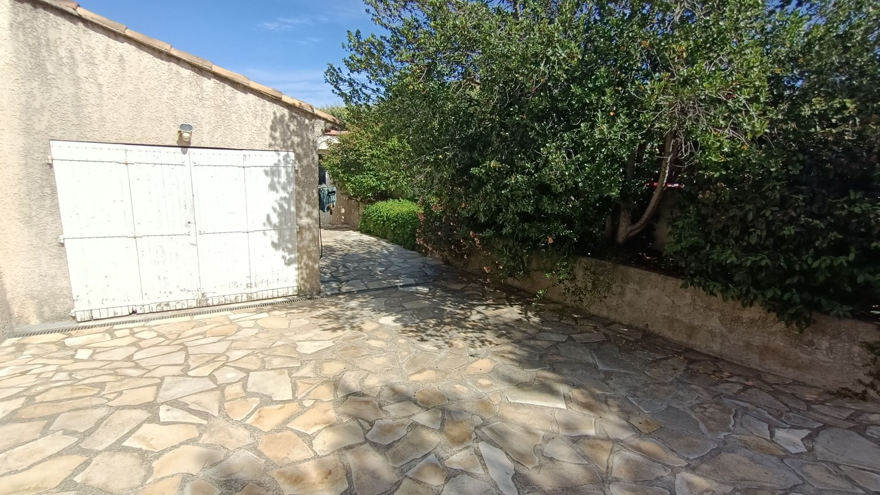 Photo of Patio Balcony in Ensues-la-Redonne