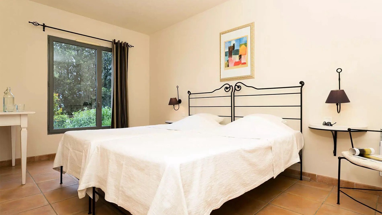 Photo of Bedroom in Saumane-de-Vaucluse